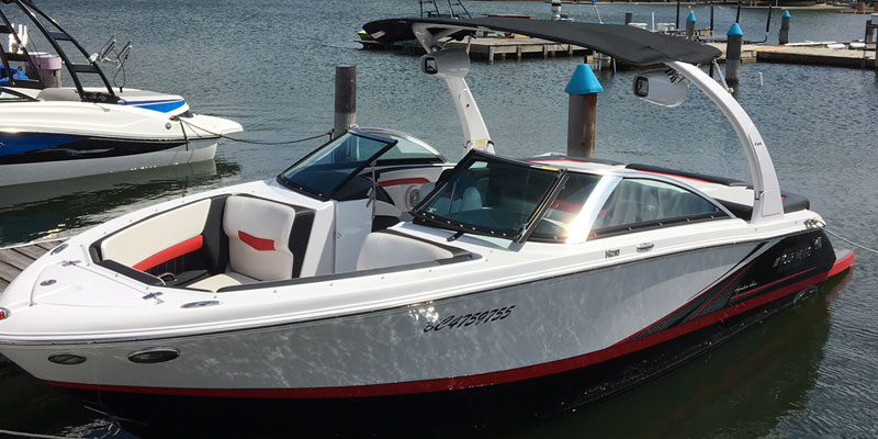 Four Winns 22' Bow Rider boat rentals on Wood Lake in the Okanagan