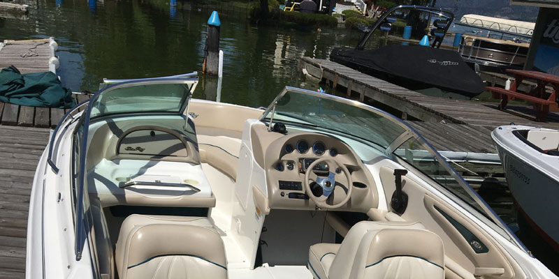 Searay 21 boat renters on Lake Country BC